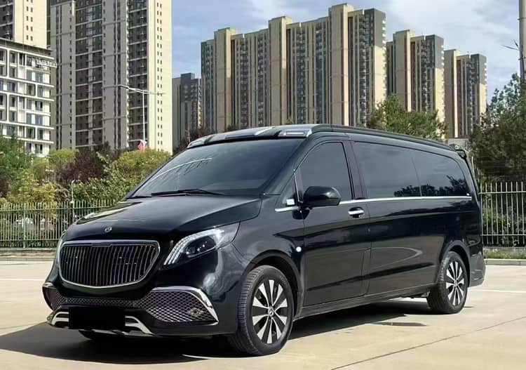 Mercedes Benz 2023 V-Class 2.0T Elite 7-Seater Automatic - View 1