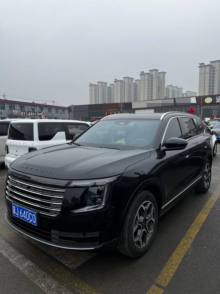 Jetour 2025 X70L 1.5TD luxury 5 automatic gear - View 1