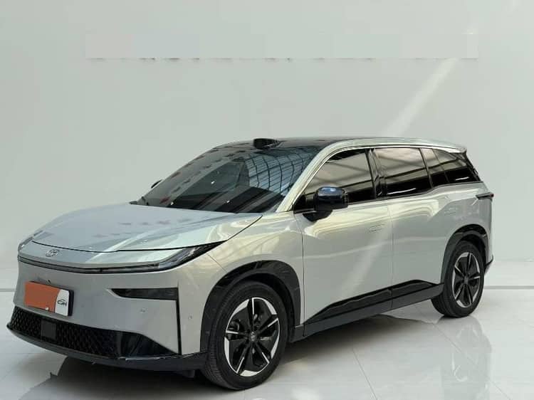 Toyota 2025 Platinum Intelligence 3X 520 Pro Advanced Intelligence Driving Edition Automatic Gear - View 1