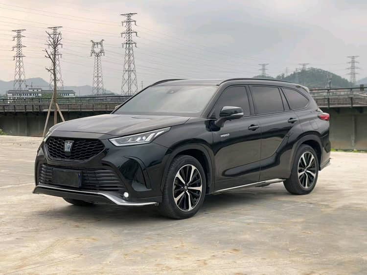 Crown Land Release 2022 2.5L HEV Four-wheel Drive Deluxe Edition - View 1