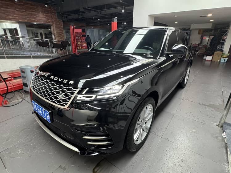 Range Rover Star Vein 2022 250PS Gold Collector's Edition - View 1