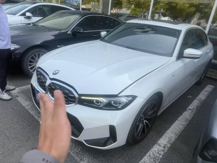 BMW 3 Series 2023 325Li M Sports Suit - View 1