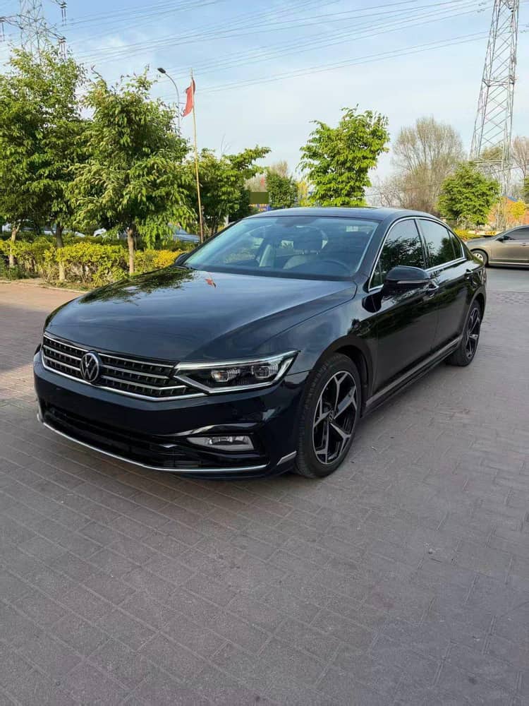 Volkswagen 2023 Magotan 2.0TSI 330TSI 2 Million Units Commemorative Edition Leading Model Automatic - View 1