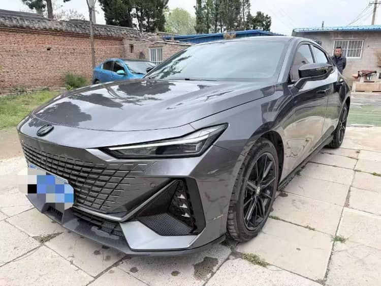 ChangAn 2023 UNI-V 1.5T Prestige Automatic - View 1