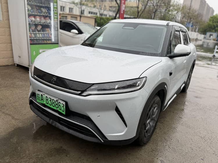 比亚迪 2025款 元 UP 智驾版 401KM 活力版 自动挡 - View 1