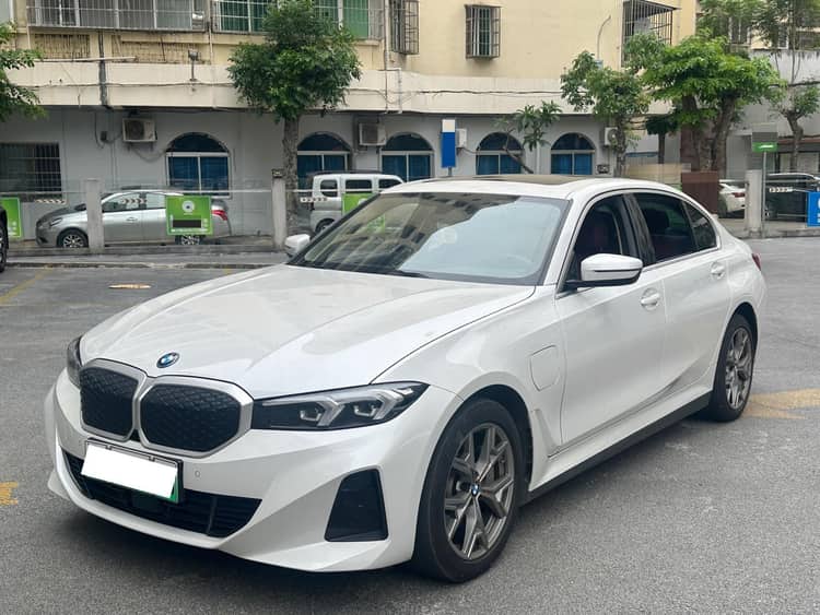 BMW 2025 i3 eDrive 35 L automatic gear - View 1