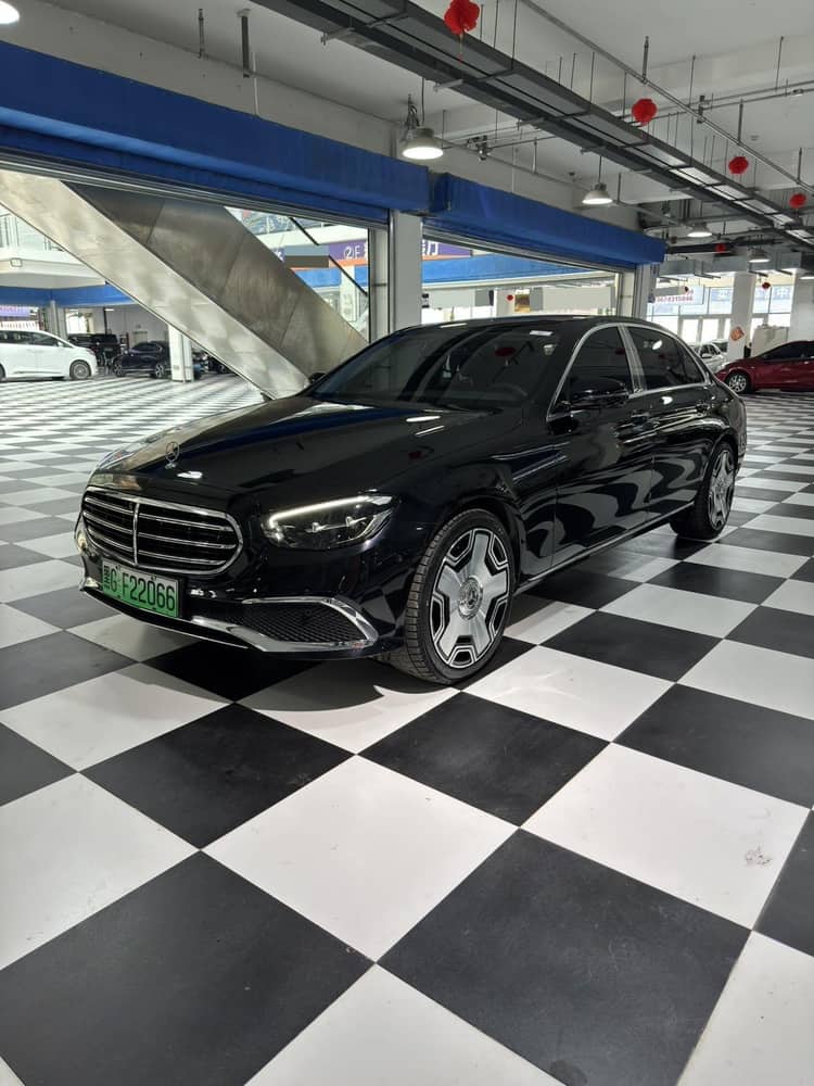 Mercedes Benz E-Class New Energy 2022 to E 350 e L Plug-in Hybrid Car - View 1