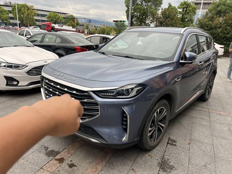Jetour 2022 X70 PLUS 1.5T Stepless Mountain 5 Automatic Gear - View 1
