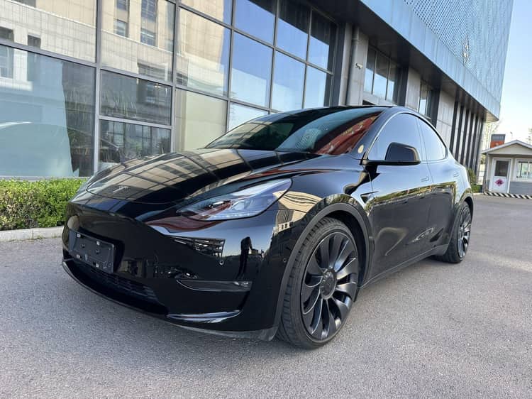 Model Y 2023 High-Performance All-Wheel Drive - View 1