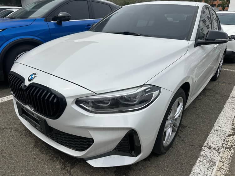BMW 1 Series 2022 120i M Sports Obsidian Night Edition - View 1