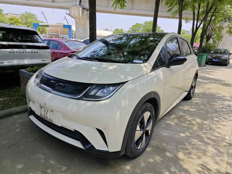 BYD 2023 Dolphin 420km Fashion Edition Automatic - View 1