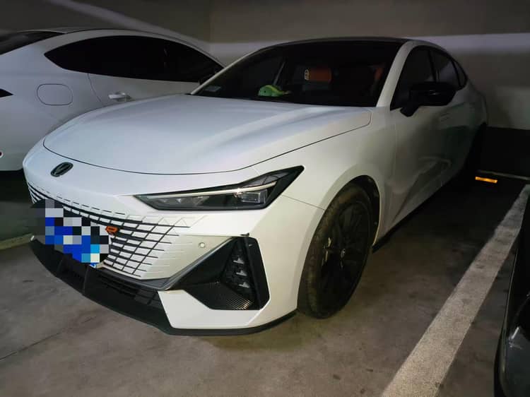 ChangAn 2022 UNI-V 1.5T Prestige Automatic - View 1