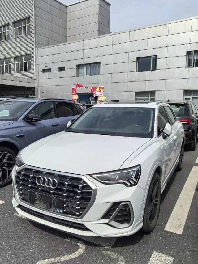 Audi 2023 Q3 1.4TFSI 35TFSI Stylish Dynamic Edition Automatic - View 1