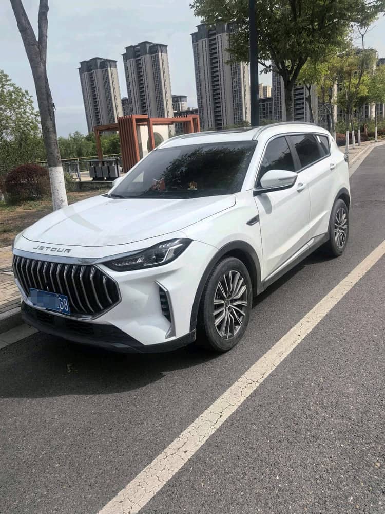 Jetour X70 PLUS 2023 1.5T DCT Brave PLUS 7 - View 1