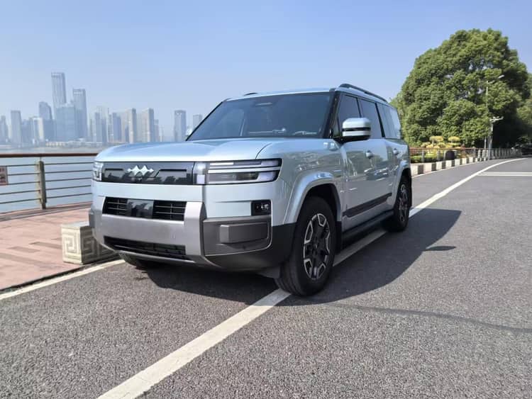 FangChengBao 2025 Titanium 7 1.5T Stepless 200KM Two-Drive Max Edition Automatic Gear - View 1
