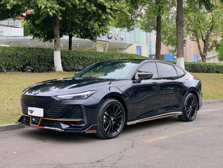 ChangAn 2023 UNI-V 1.5T Sport Edition Automatic - View 1