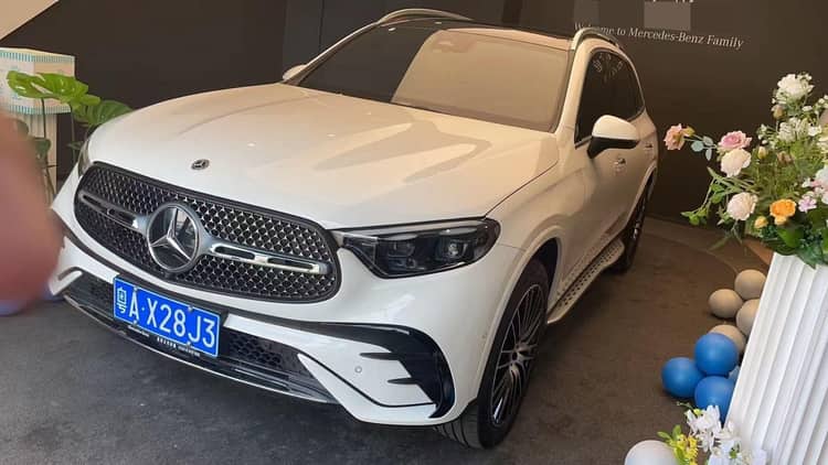 Mercedes Benz 2023 GLC 300 L 4MATIC 48V 2.0T Luxury 7-Seater Automatic - View 1