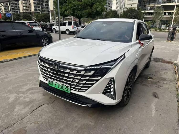ChangAn UNI-Z 2024 Blue Whale Smart Electric iDD 125km Excellence - View 1
