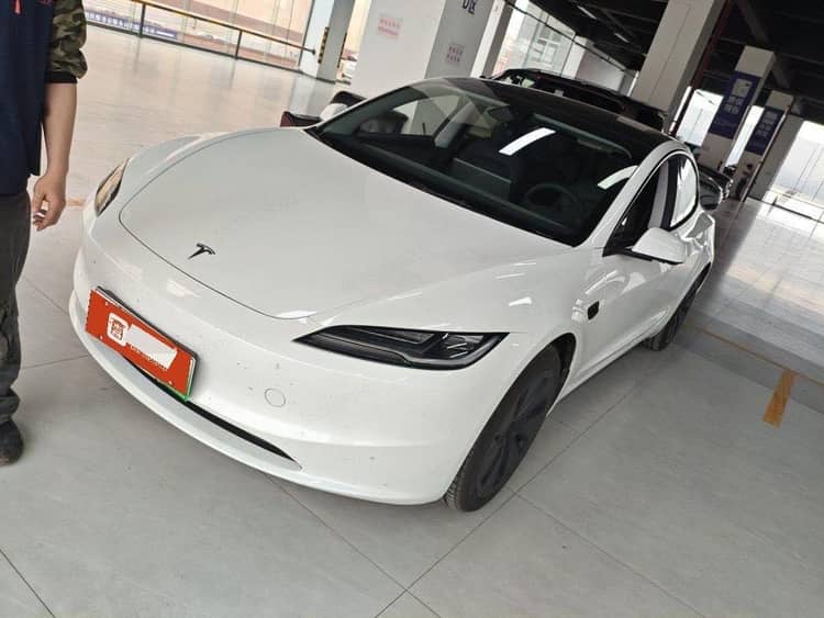 特斯拉 2025款 Model 3 后轮驱动版 自动挡 - View 1