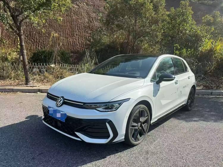 Volkswagen 2025 Golf 8 R-Line 1.5TSI 300TSI Automatic - View 1