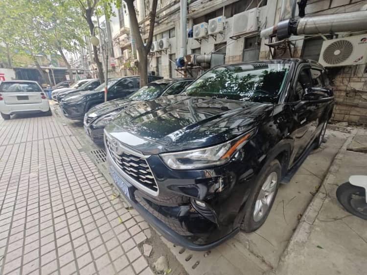 丰田 2023款 汉兰达双擎 2.5 无级 四驱骑士版7座 自动挡 - View 1