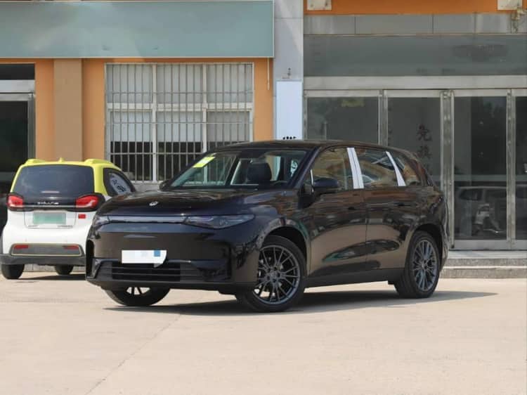 Leapmotor 2026 C 10 605 Pleasant Edition Automatic Gear - View 1