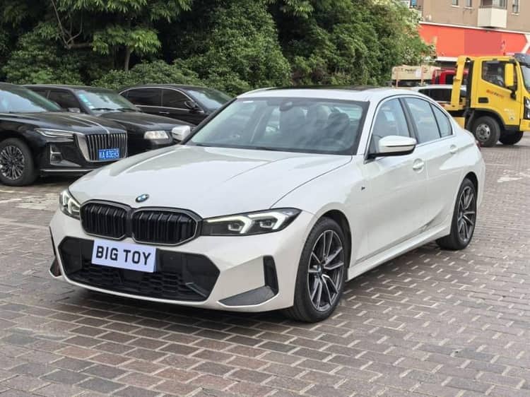 BMW 3 Series 2025 325i 2.0T M Sports Suit Automatic Gear - View 1