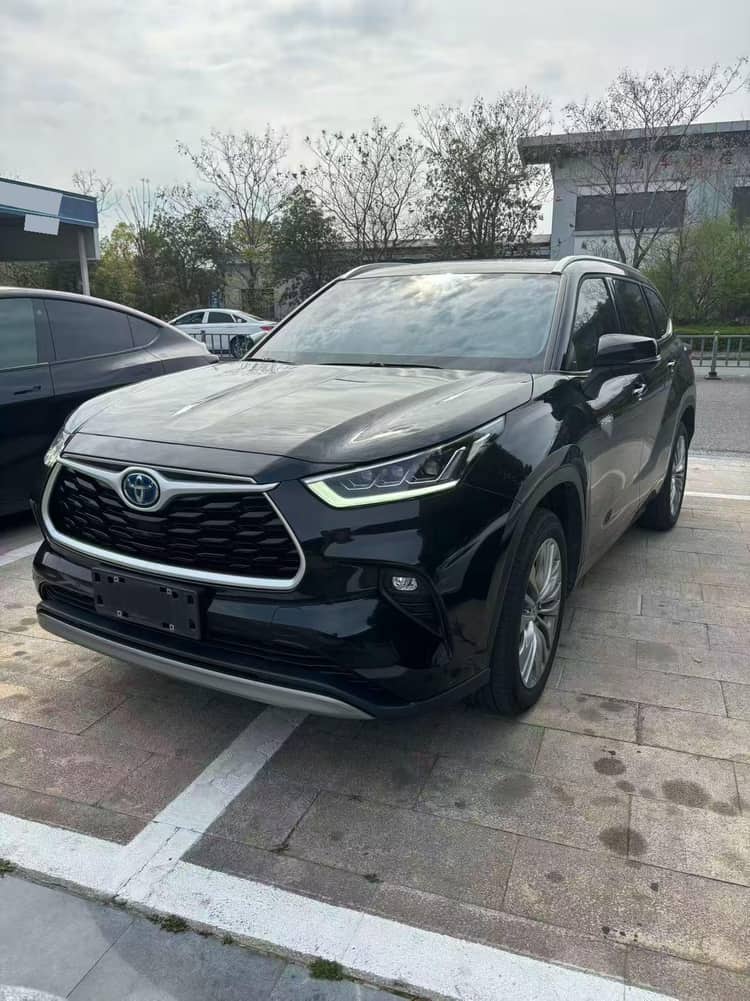 Toyota 2022 Highlander Dual-Engine 2.5 CVT Four-Wheel Drive Prestige 7-Seater Automatic - View 1