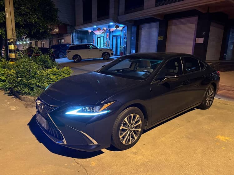 Lexus ES 2023 200 Excellence Edition - View 1