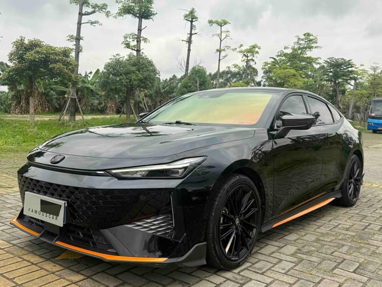 ChangAn 2024 UNI-V 1.5T Prestige Sports Automatic - View 1