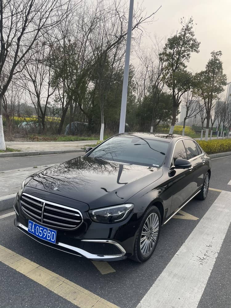 Mercedes Benz E-Class 2022 to E 300 L Luxury - View 1