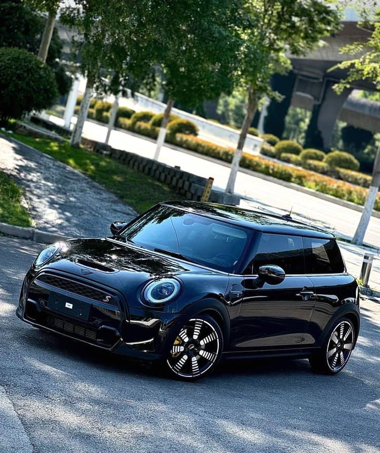 MINI 2023 model facelift 2.0T COOPER S racer - View 1