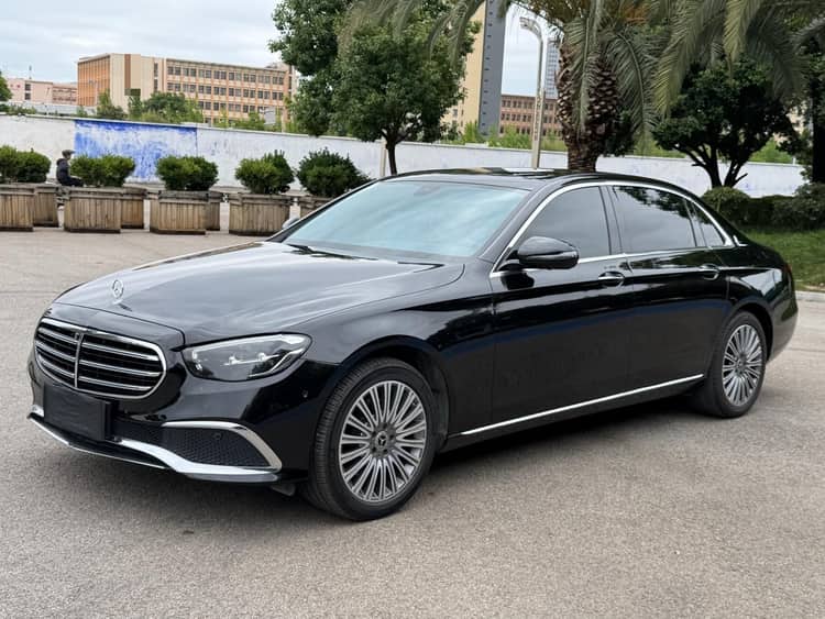Mercedes Benz E-Class 2022 to E 300 L Luxury - View 1