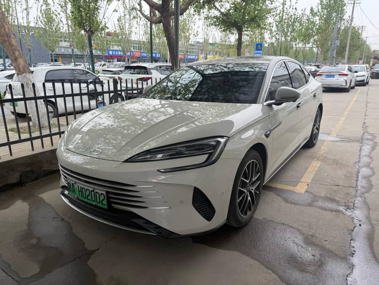 BYD 2025 Seal 07 DM-i 1.5 CVT Intelligent Driving Version 125km Prestige Automatic - View 1