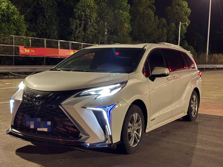 Toyota 2023 Sana 2.5 Stepless Deluxe Edition Automatic Gear - View 1