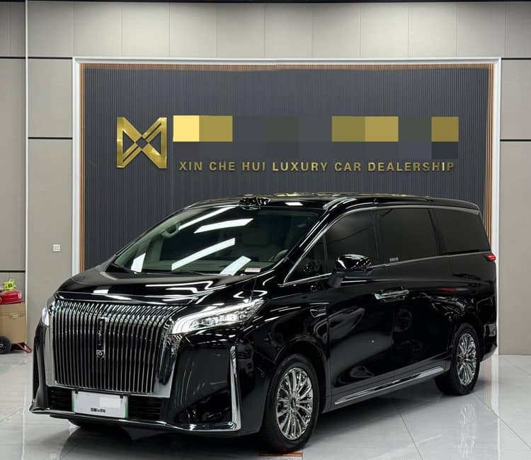 WEY 2025 high mountain 8 Hi4 1.5T four-wheel drive version automatic gear - View 1