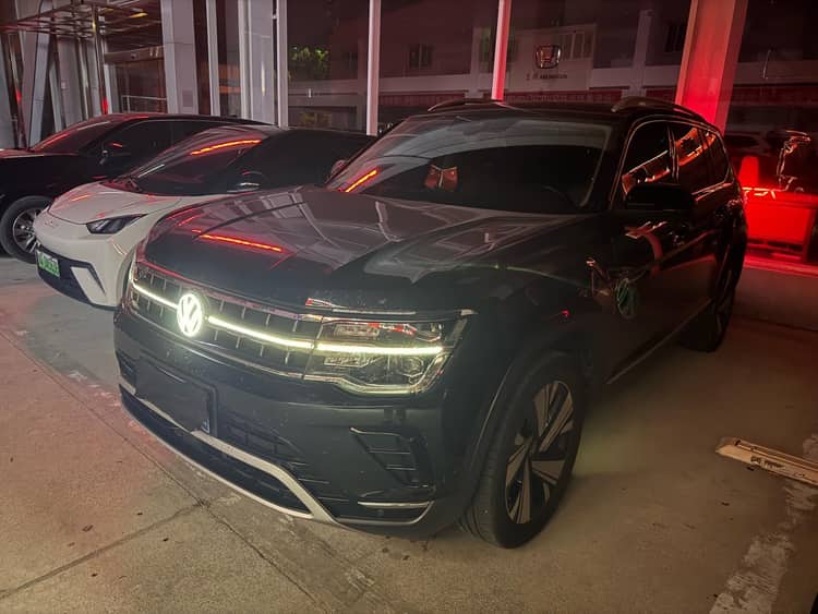 Touang 2022 330TSI Two-Drive Respect Deluxe Edition - View 1