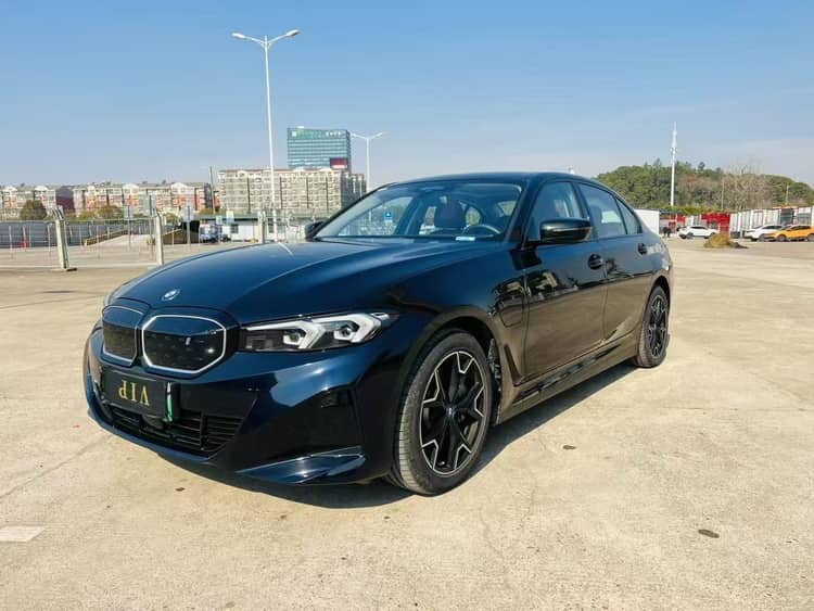 BMW 2024 i3 eDrive 40 L obsidian night suit automatic gear - View 1