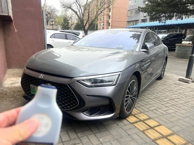 BYD 2023 Han DM-i 1.5T Stepless Champion Edition 121KM Honorable Automatic Gear - View 1