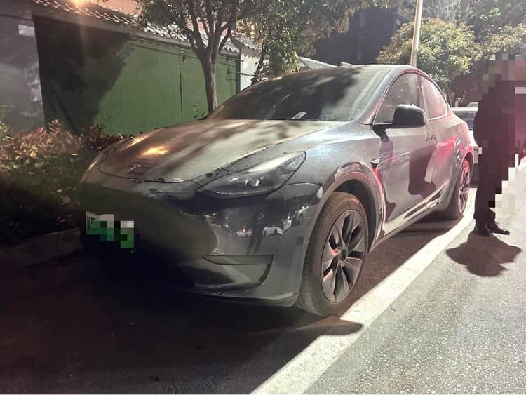 Tesla 2024 Model Y Rear-Wheel Drive Automatic - View 1