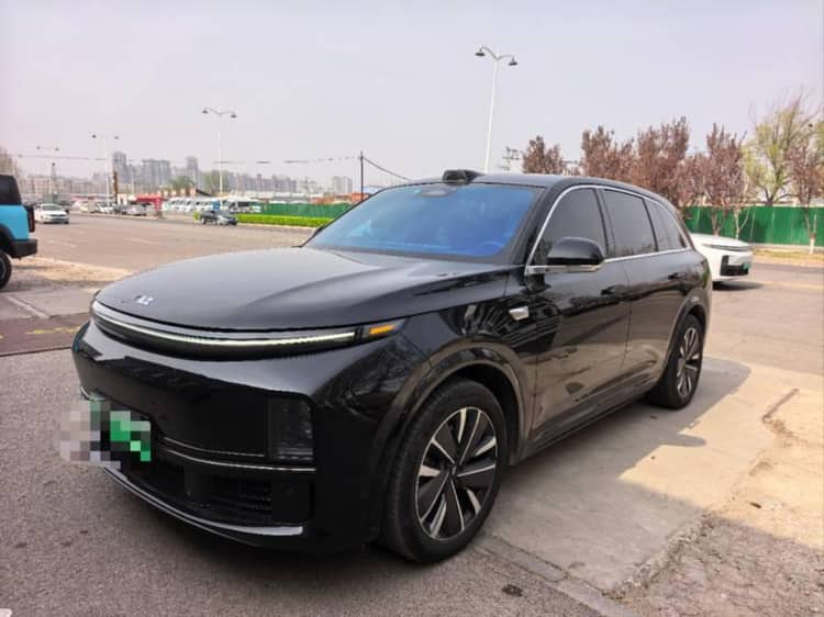 Li 2023 L7 Max Automatic - View 1