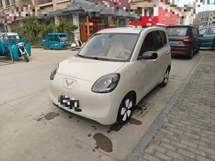 WuLing 2025 HongGuang MINI EV Four-Door Advanced Automatic - View 1