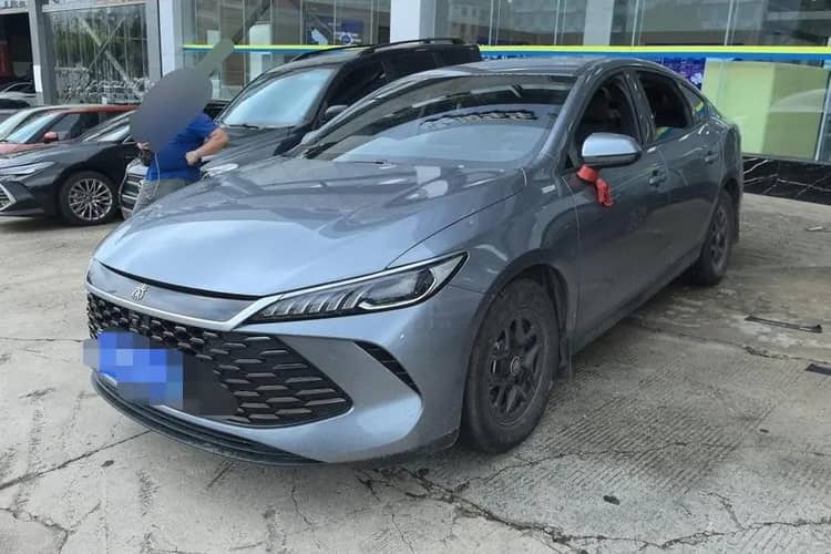 BYD 2025 Qin PLUS DM-i 1.5 CVT Intelligent Drive 55km Flagship Automatic - View 1