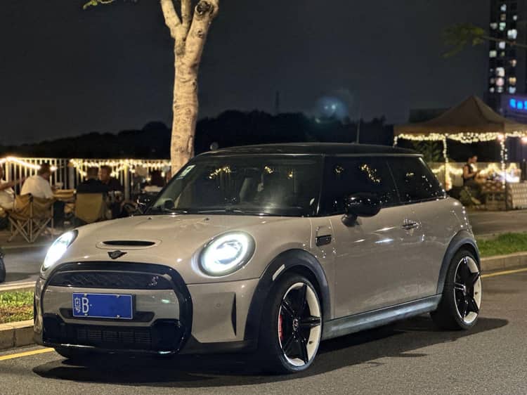 MINI Mini (imported) 2022 Mini Cooper S 2.0T artist (modified) automatic gear - View 1
