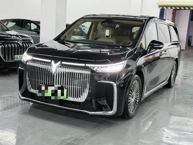 Voyah 2025 Model Dreamer PHEV 1.5T Four-Wheel-Drive Flagship Kunpeng Edition Automatic - View 1