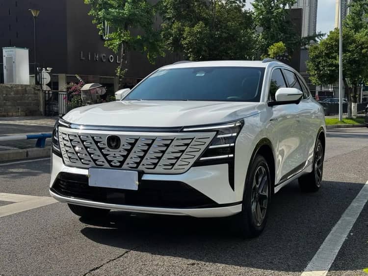 ChangAn 2025 CS75 PLUS 1.5T Champion Edition - View 1