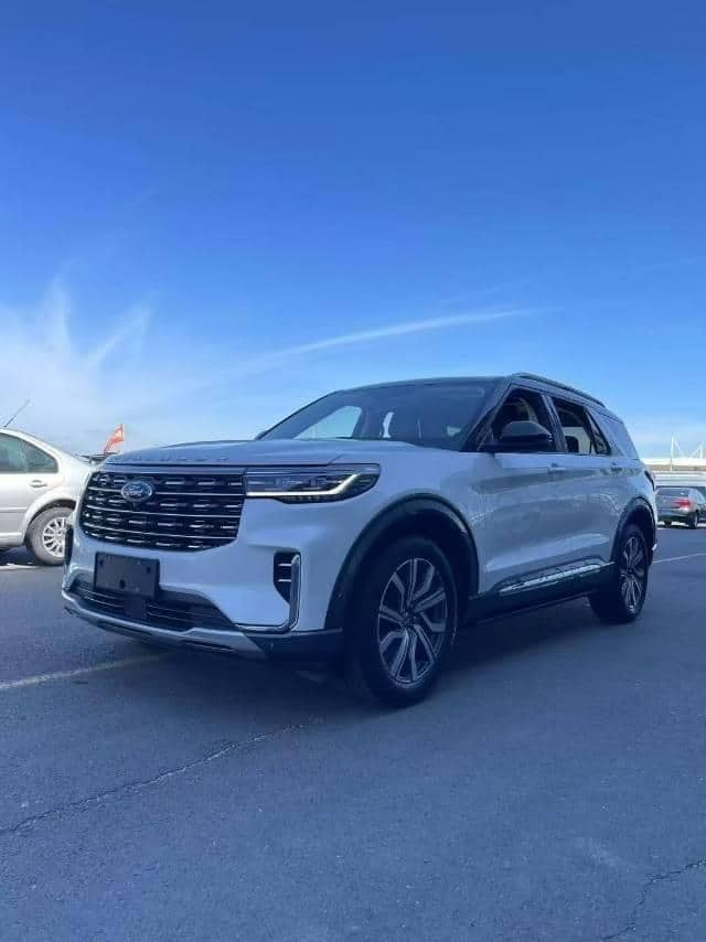 Ford 2023 Explorer 2.3T EcoBoost 285 Four-Wheel-Drive Titanium 7-Seater Automatic - View 1