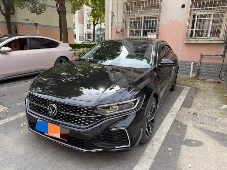 Volkswagen 2023 Passat 2.0TSI 330TSI Star Premium Edition Automatic Gear - View 1