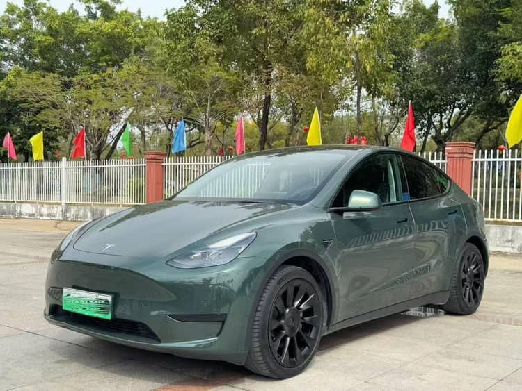 Tesla 2022 Model Y Rear-Wheel Drive Automatic - View 1