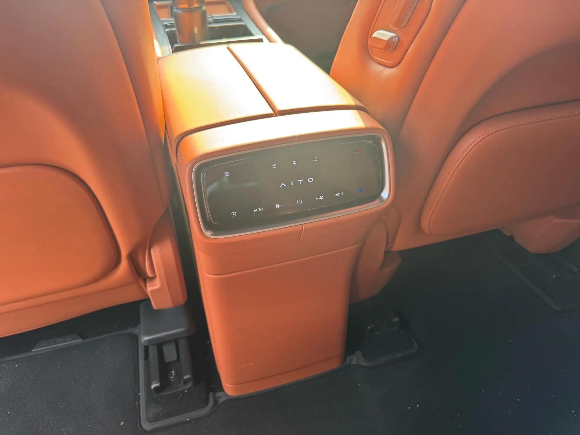 AITO M9 2024 extended range Ultra version 42kWh 19